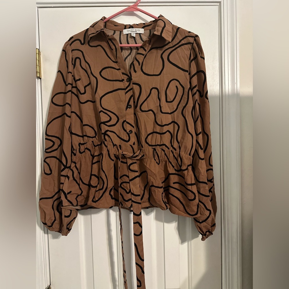 Sweet Rain Tan and Black Patterned Blouse